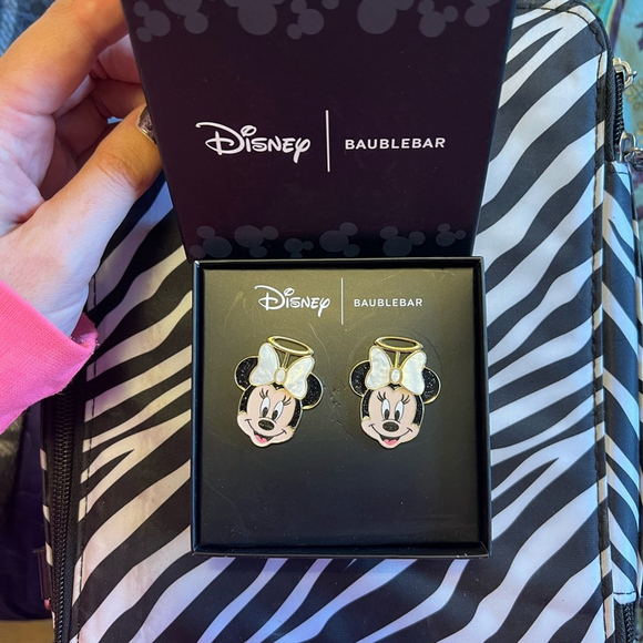 Baublebar Disney Minnie Mouse Angel Post Back Earrings New In Box - Picture 3 of 5